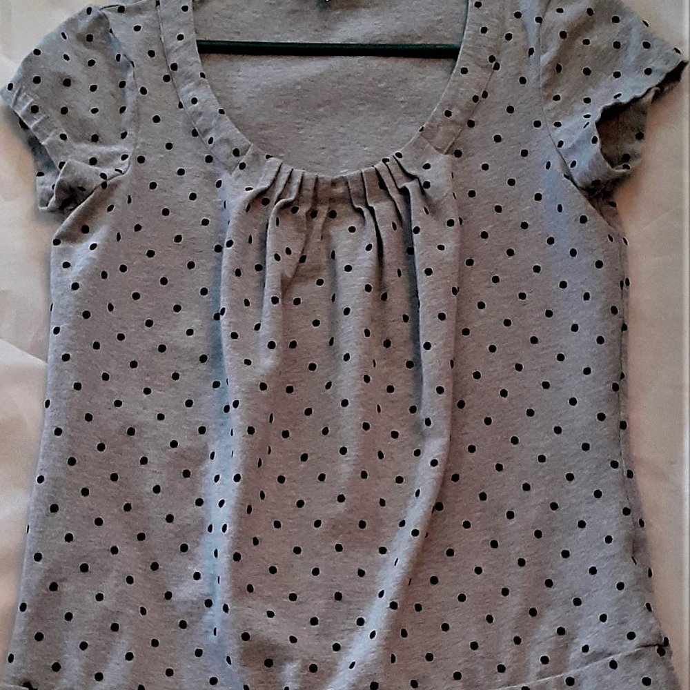 Fuzzy Dot Peasant top